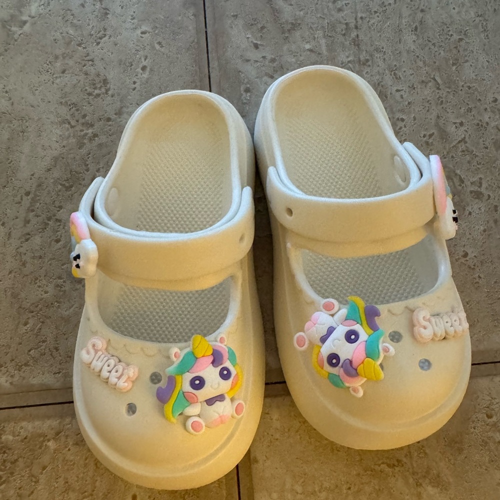 NWT non sleep sandals